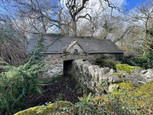 Outbuilding- click for photo gallery